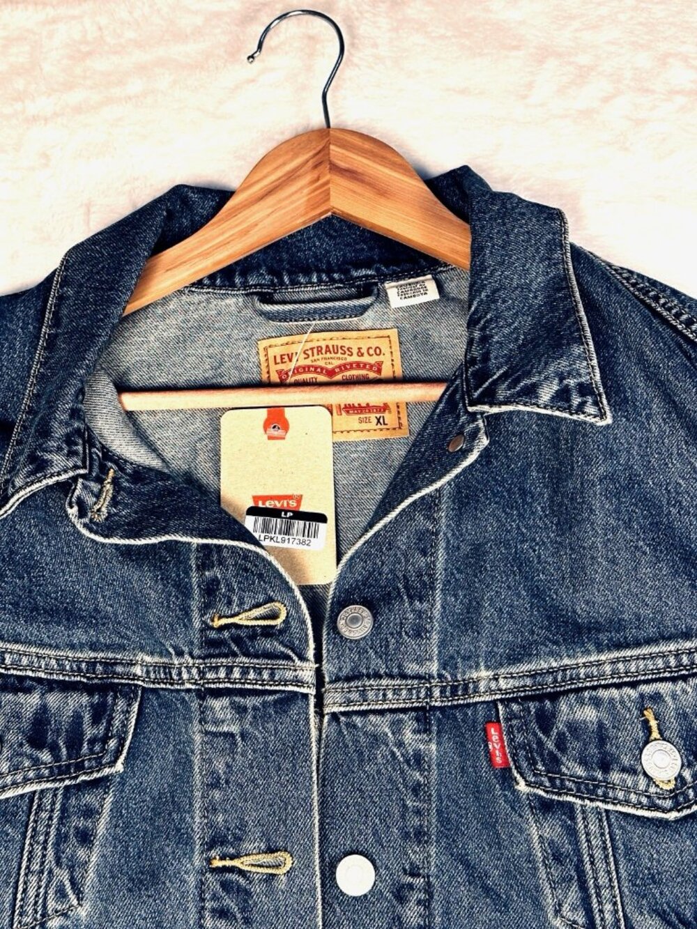 Levi's 90's Trucker Jacket Sz XL Shrunken Rhinestone Denim Jacket D.Wash Western - Picture 4 of 12